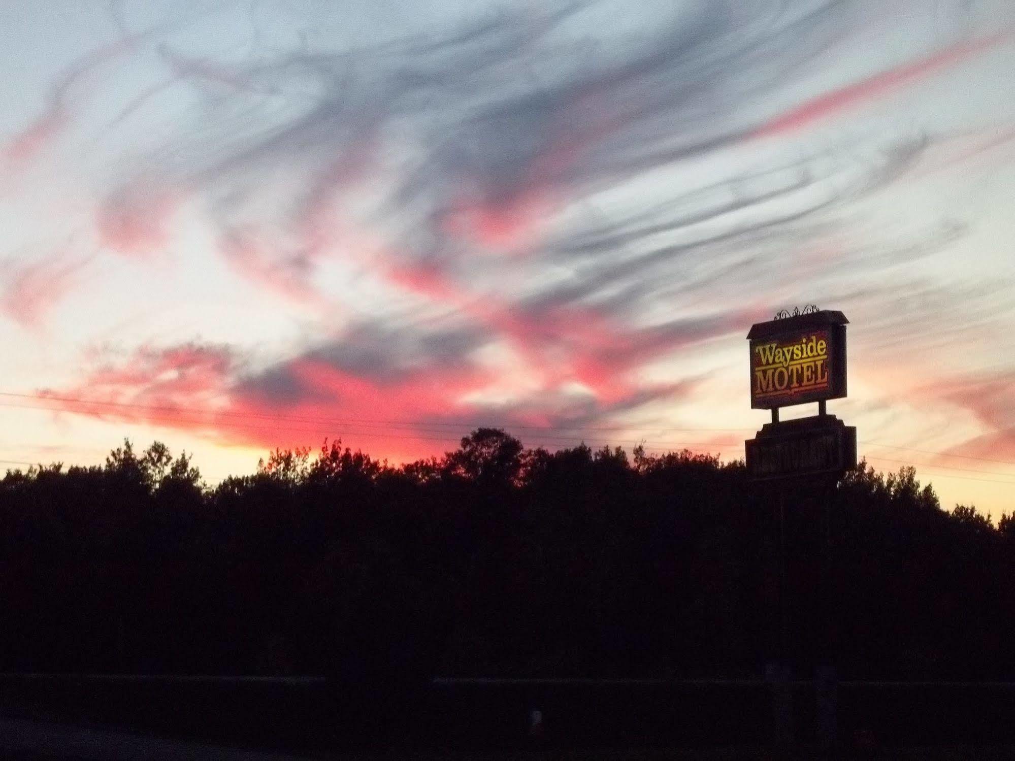 Wayside Motel Manitoulin Manitowaning エクステリア 写真