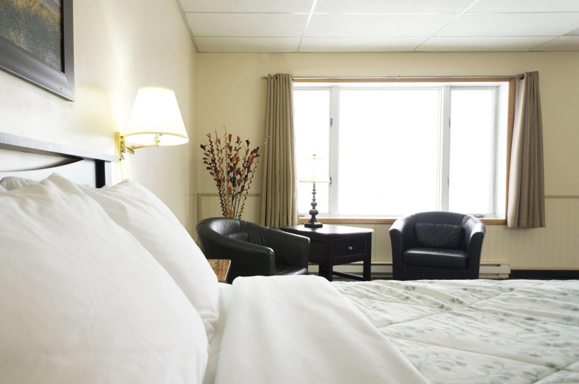 Wayside Motel Manitoulin Manitowaning エクステリア 写真