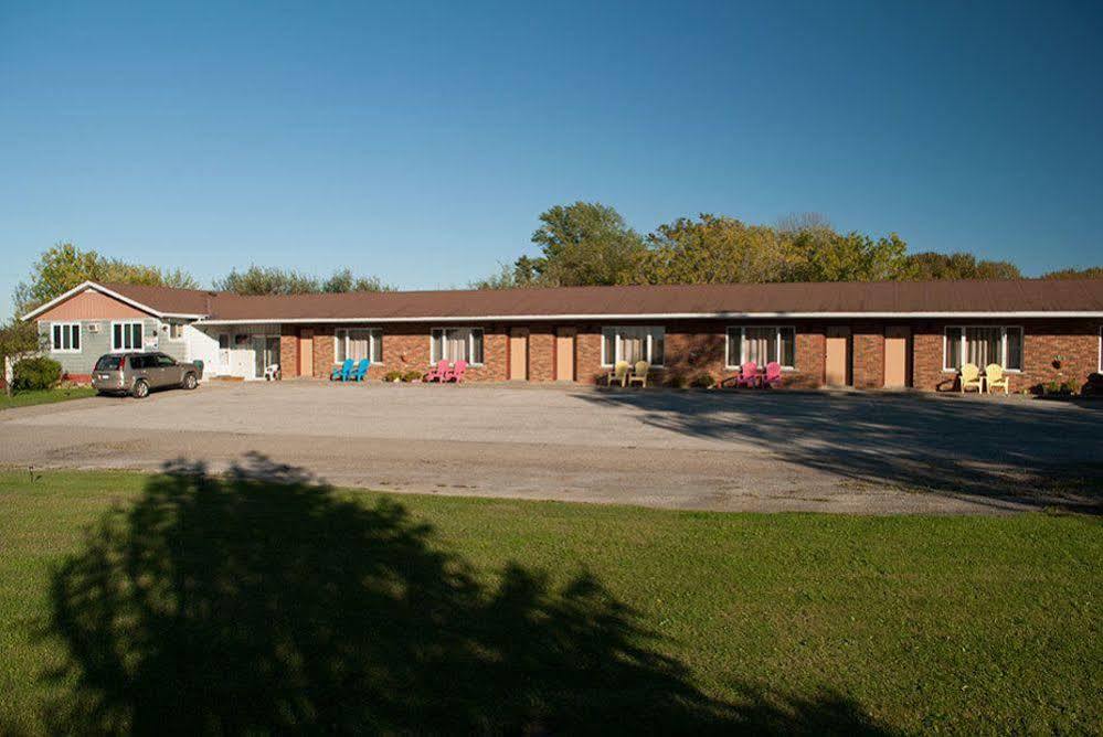Wayside Motel Manitoulin Manitowaning エクステリア 写真