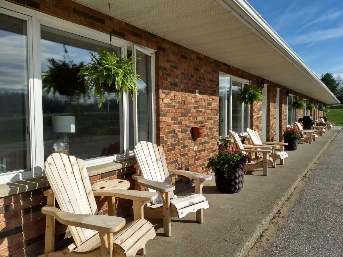 Wayside Motel Manitoulin Manitowaning エクステリア 写真